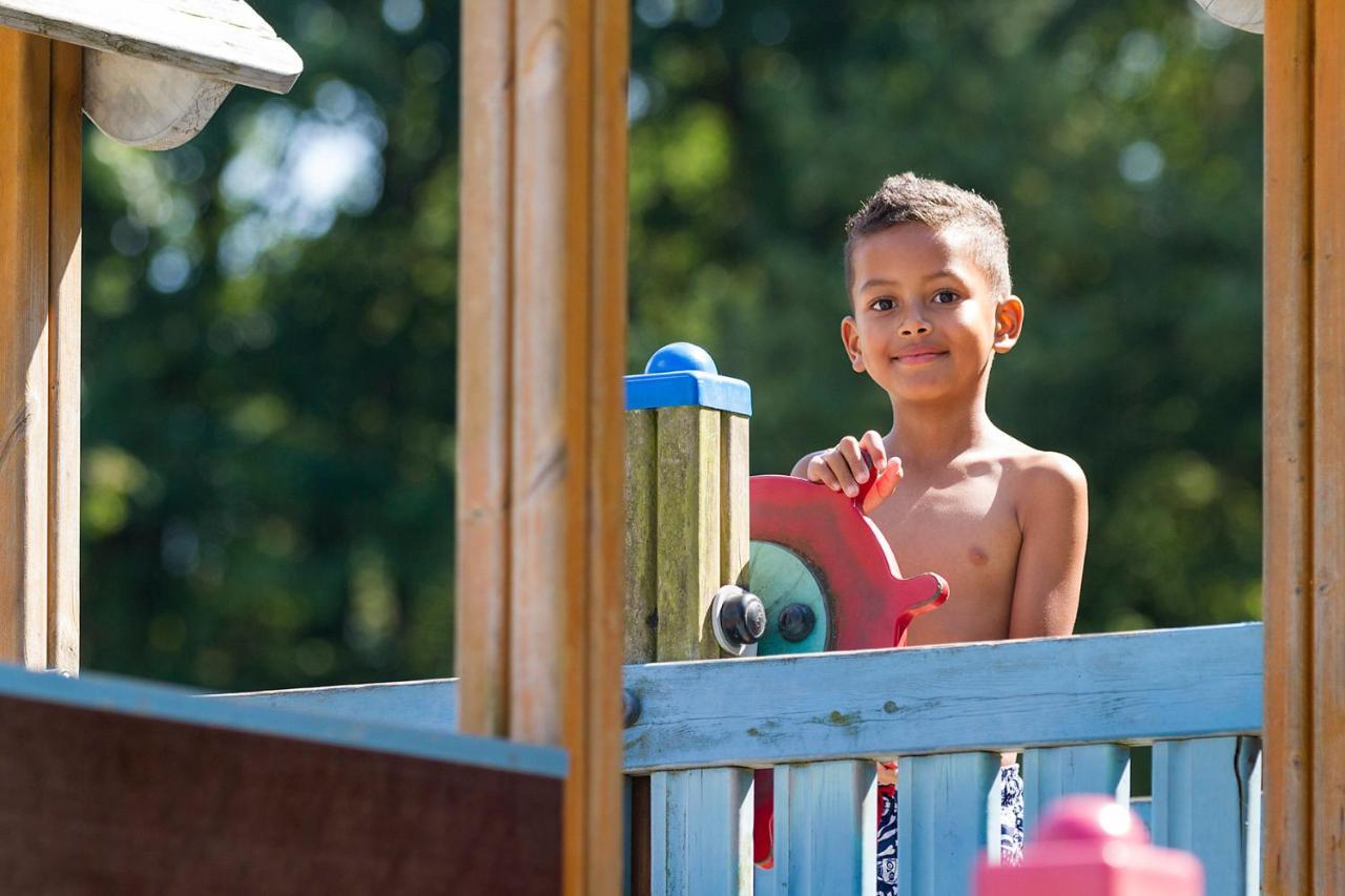 Oostappen Vakantiepark Hengelhoef Nv Hotel Aan de Wolfsberg Luaran gambar