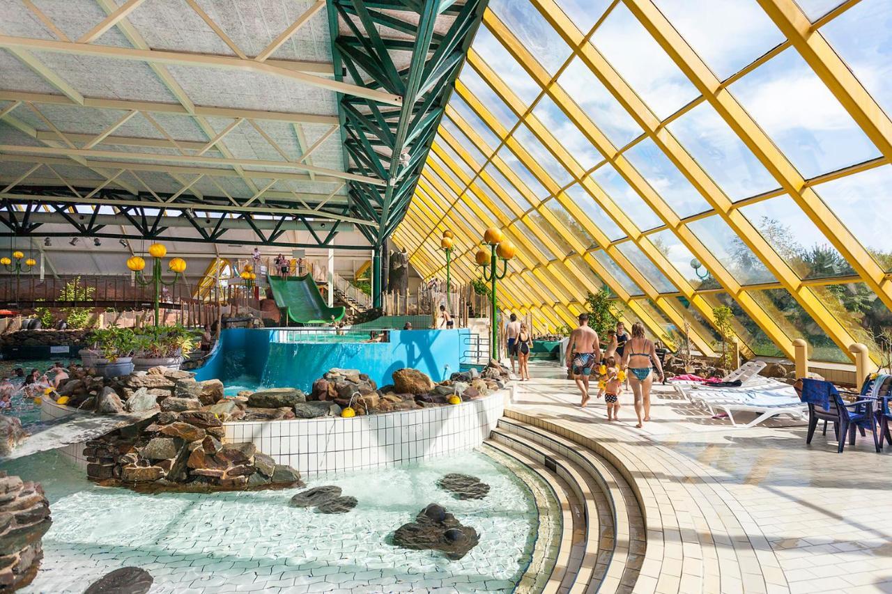 Oostappen Vakantiepark Hengelhoef Nv Hotel Aan de Wolfsberg Luaran gambar
