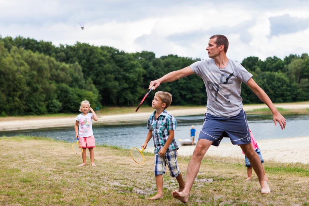 Oostappen Vakantiepark Hengelhoef Nv Hotel Aan de Wolfsberg Luaran gambar