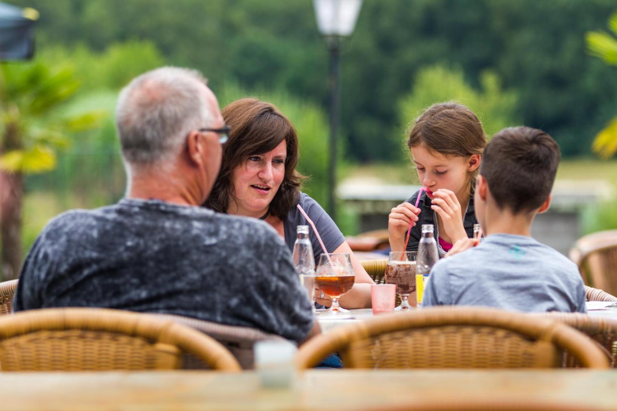 Oostappen Vakantiepark Hengelhoef Nv Hotel Aan de Wolfsberg Luaran gambar