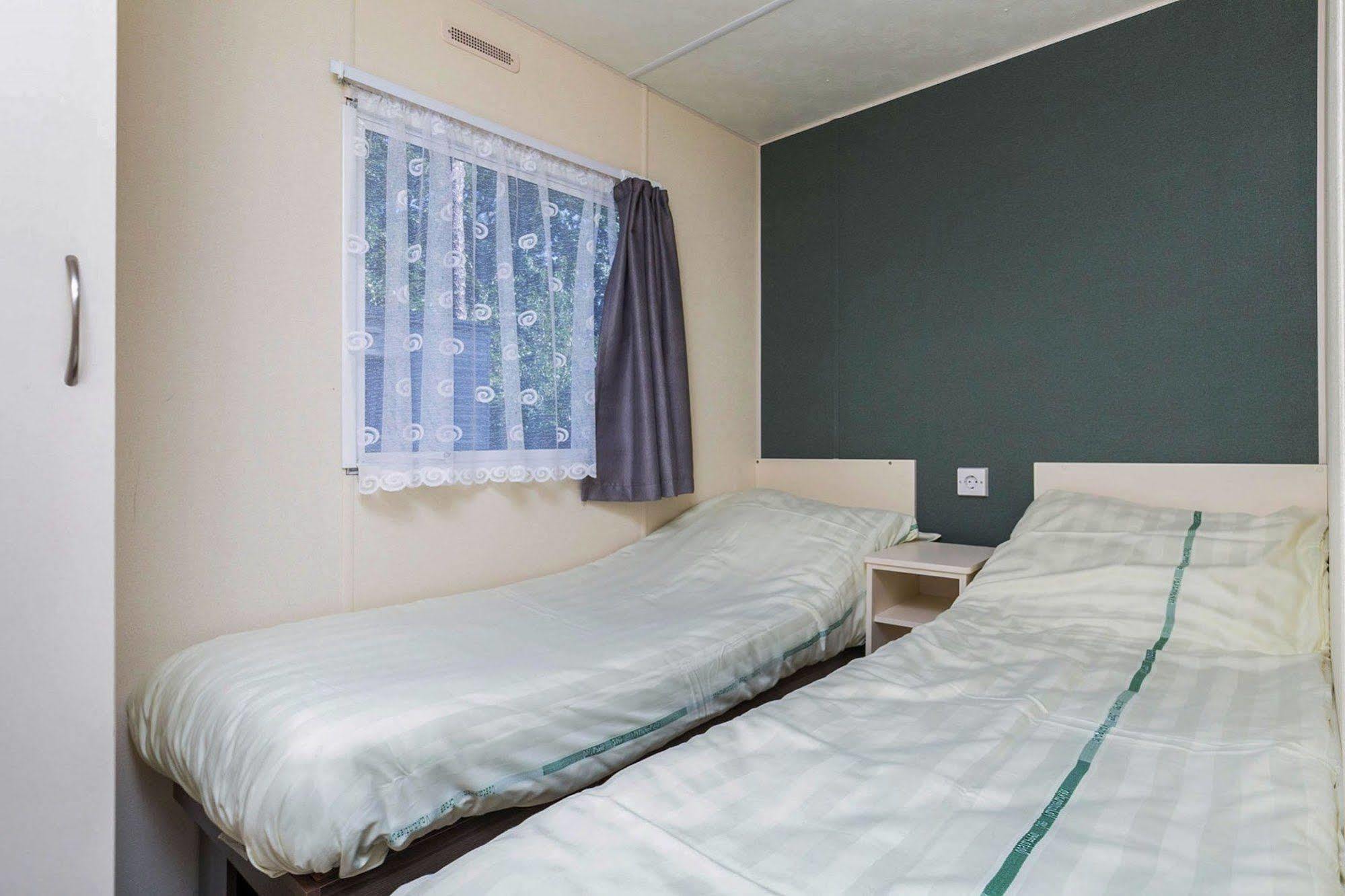 Oostappen Vakantiepark Hengelhoef Nv Hotel Aan de Wolfsberg Luaran gambar