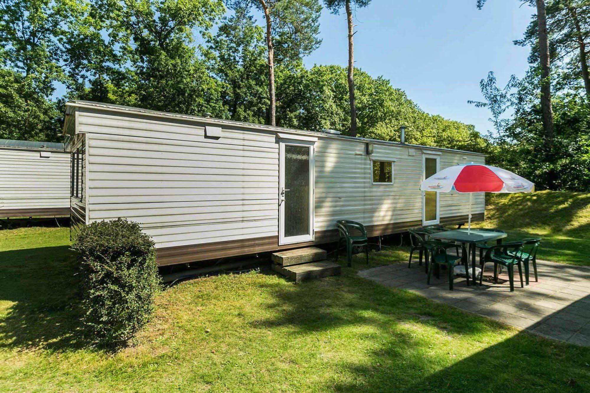 Oostappen Vakantiepark Hengelhoef Nv Hotel Aan de Wolfsberg Luaran gambar
