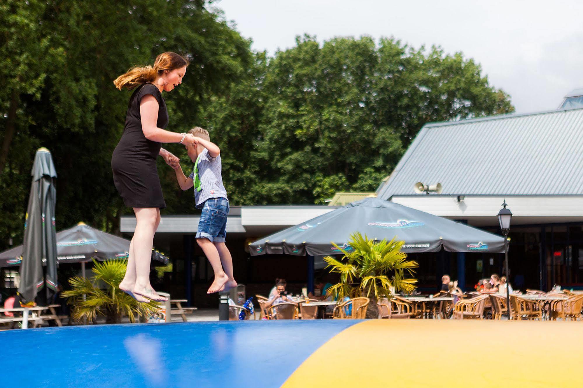 Oostappen Vakantiepark Hengelhoef Nv Hotel Aan de Wolfsberg Luaran gambar