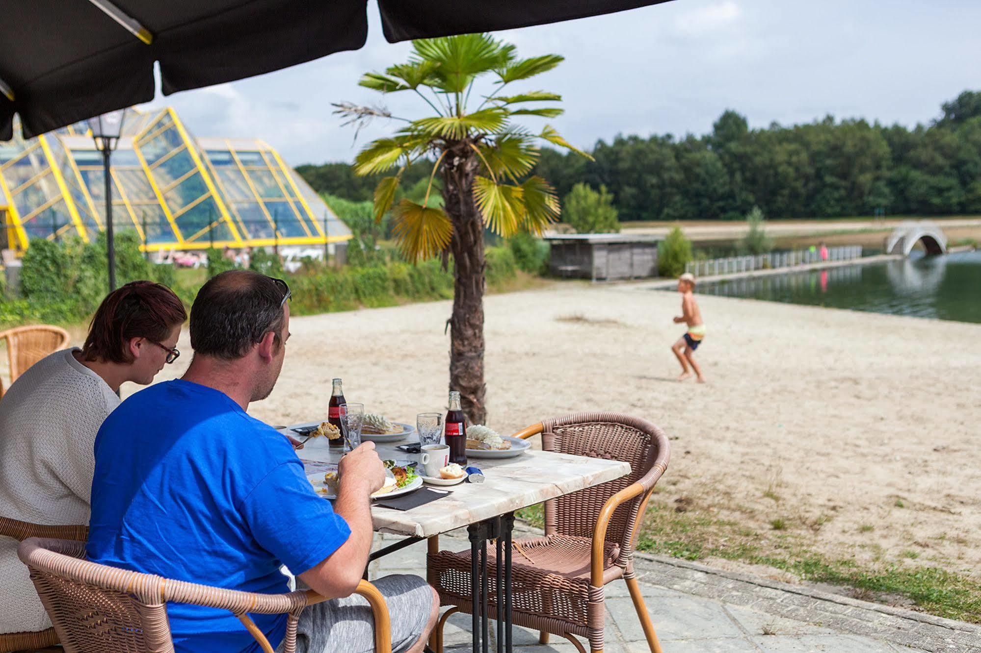 Oostappen Vakantiepark Hengelhoef Nv Hotel Aan de Wolfsberg Luaran gambar