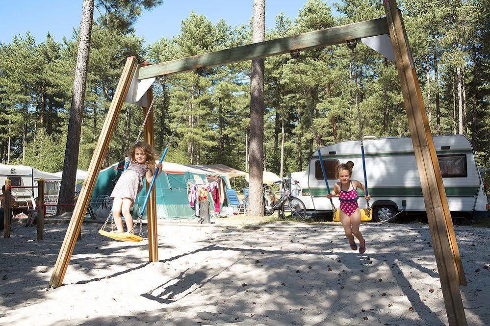 Oostappen Vakantiepark Hengelhoef Nv Hotel Aan de Wolfsberg Luaran gambar